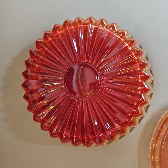 Vintage Jeannette Amberina Art Glass Swan Covered Powder Vanity Dish - Picture 5 of 7